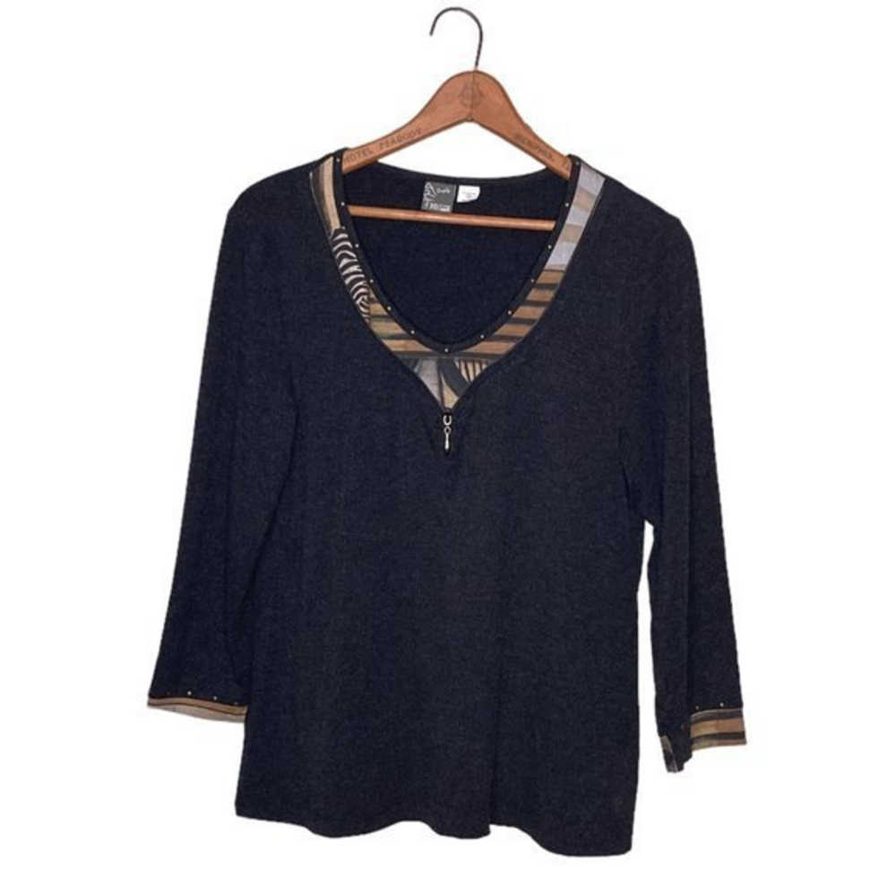 Simply‎ Art by Dolcezza M Gray Artsy Embellished Zip V-Neck Stretch Knit Top